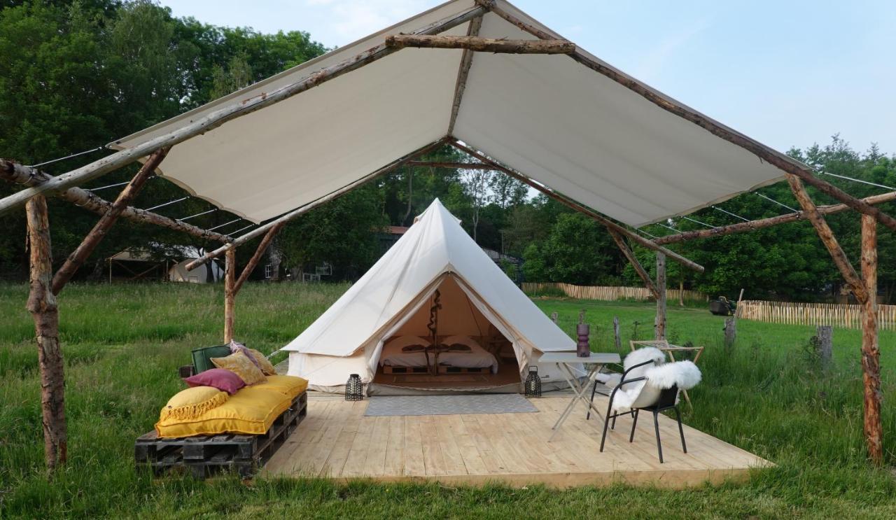 Готель Glamping Du Moulin Бастонь Екстер'єр фото